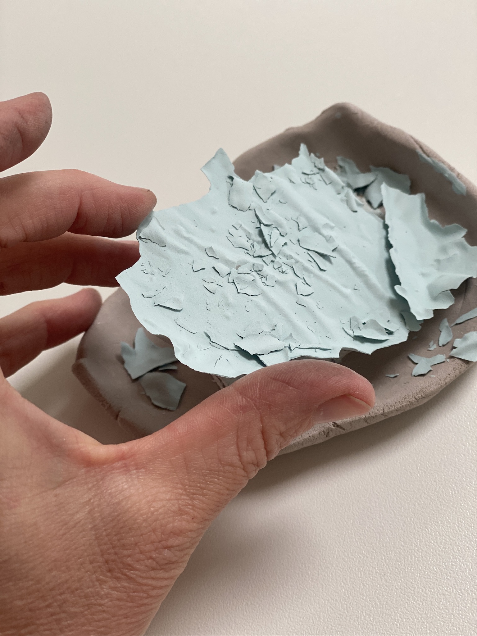 DECORATIETECHNIEK Gekleurde chamotte maken en gebruiken